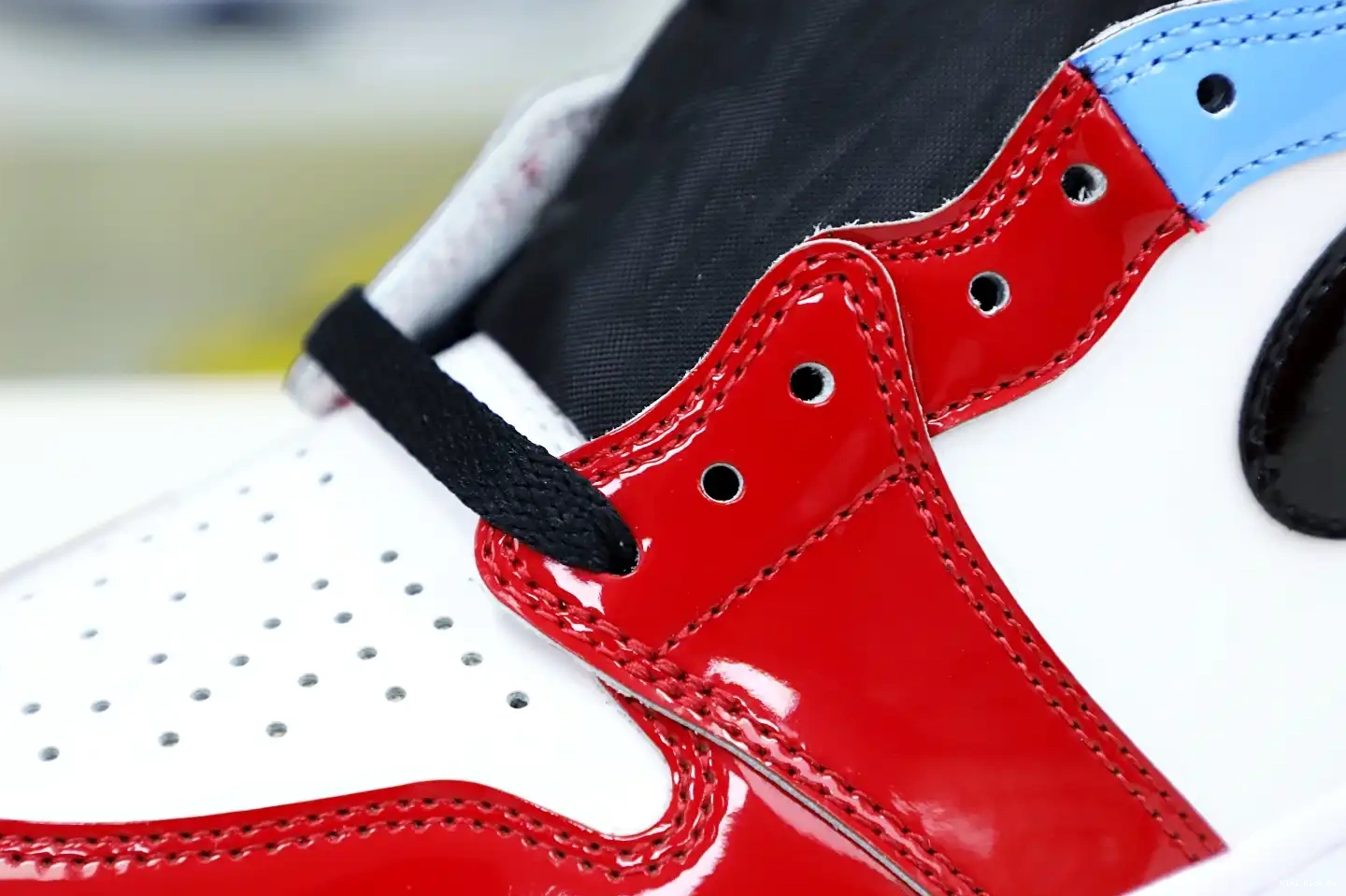 Kimikick JORDAN HIGH 'FEARLESS' RETRO 1 AIR OG 0808